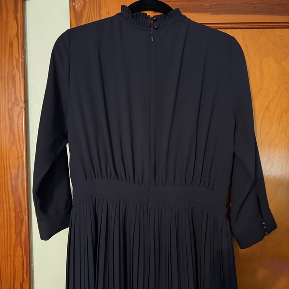 Sessun Arkadelphia pleated navy dress - Picture 10 of 11